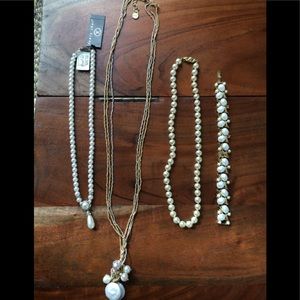 Lot of 4 pieces, 3 necklaces, 1 bracelet